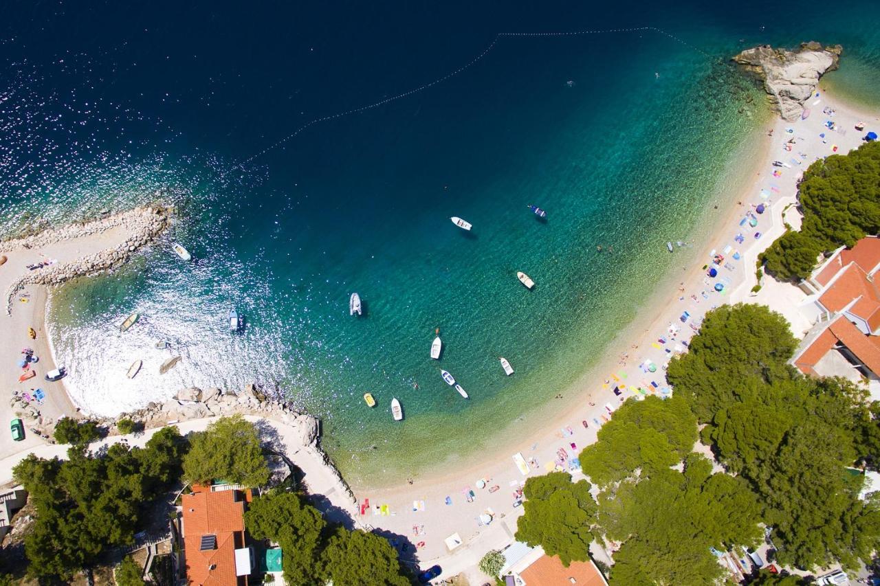 Rooms With A Parking Space Brela, Makarska - 17281 Buitenkant foto